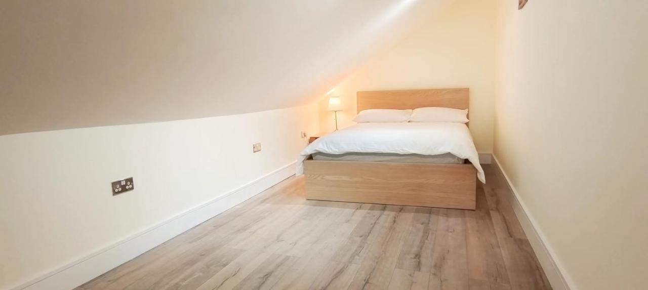 Top Floor Flat 5 Northwood Нортвуд Экстерьер фото